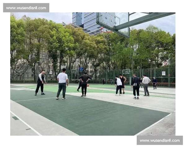 徐家汇野球场铁闸:兰多夫来了也难破防! 徐家汇野球场铁闸:兰多夫来了也难破防!