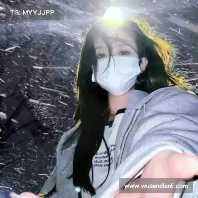 劳麟非